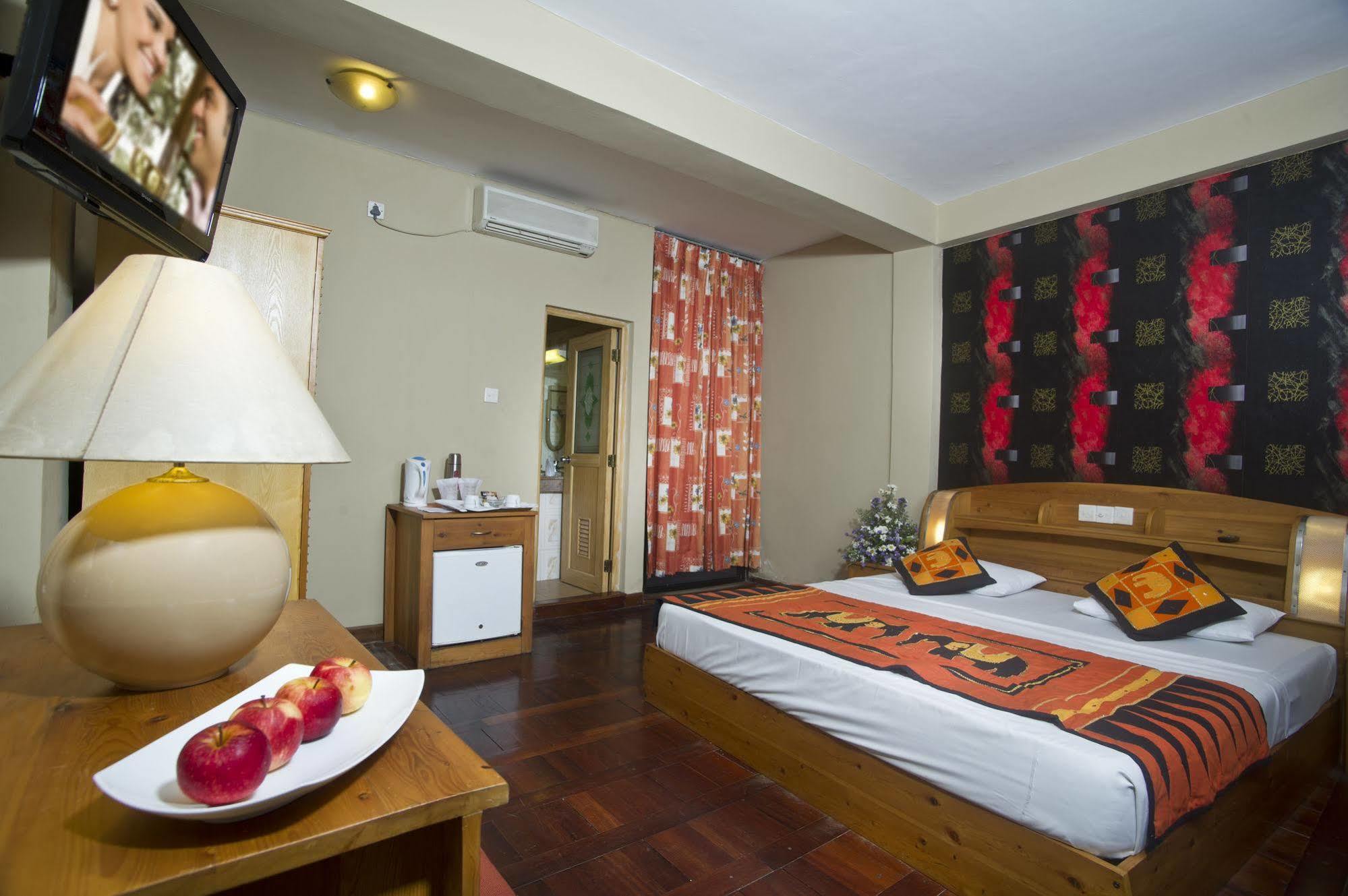 Hotel Omega Regency Colombo Extérieur photo